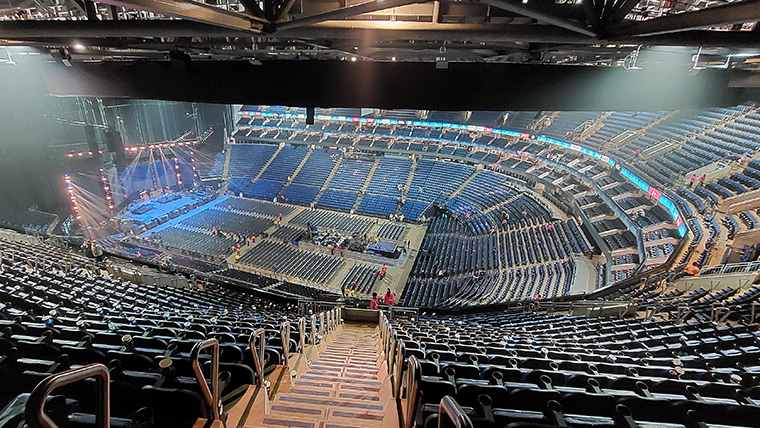 O2 Arena Innenraum - 10 Minuten nach Konzertende bereits leer