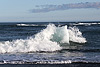 Eisbrocken werden an den Strand gespült