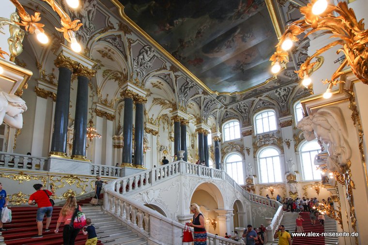 Barocker Treppenaufgang im Winterpalast
