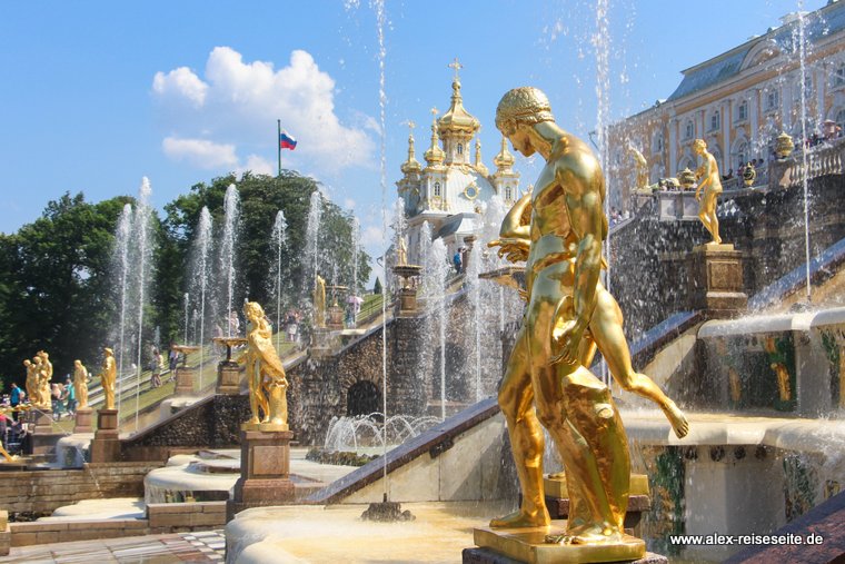 Große Kaskade im Park Schloss Peterhof